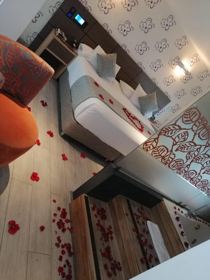 פריירה Zi One Luxury Hotel מראה חיצוני תמונה