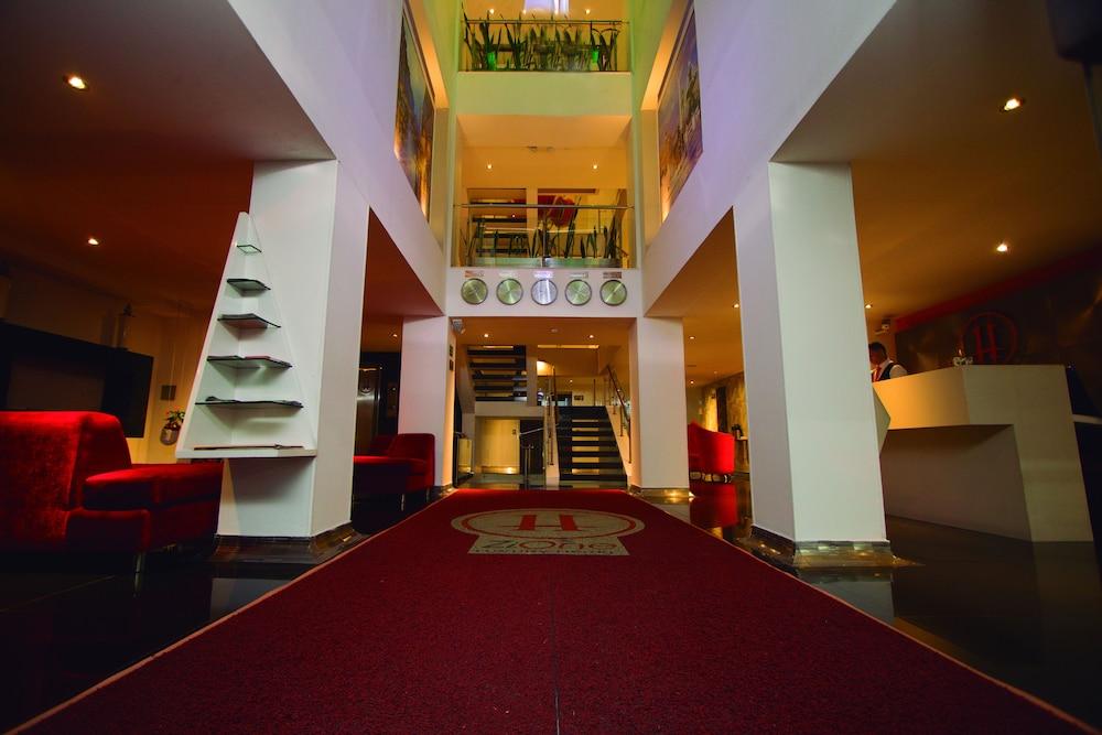 פריירה Zi One Luxury Hotel מראה חיצוני תמונה