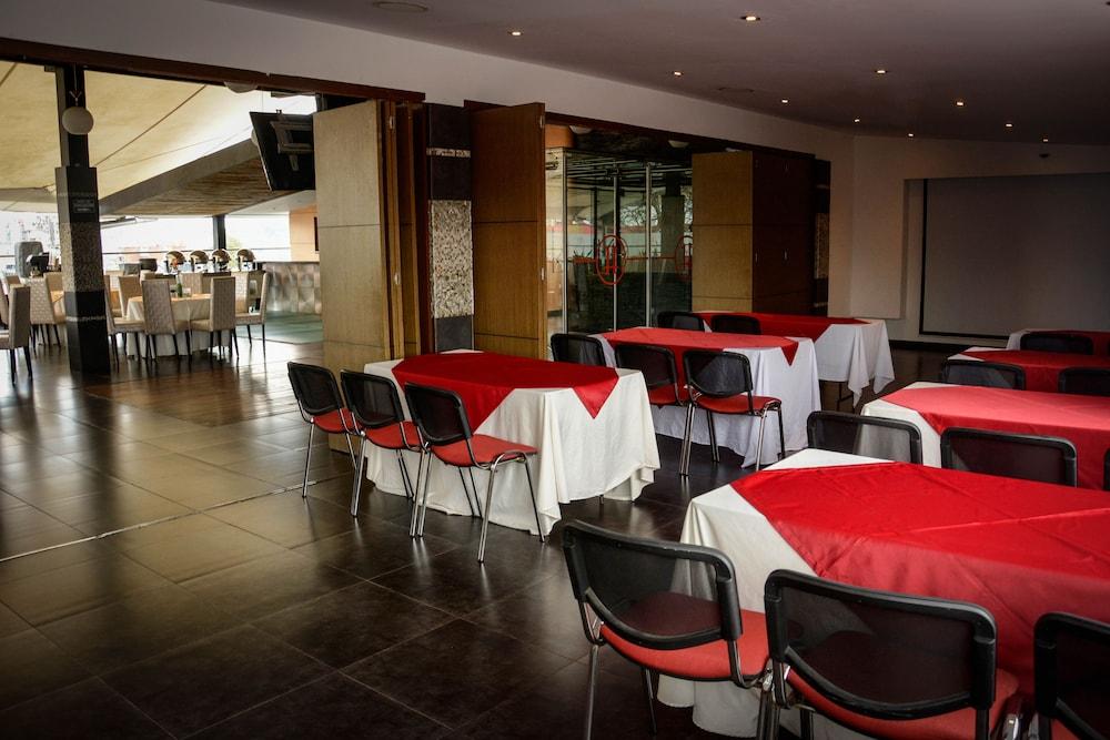 פריירה Zi One Luxury Hotel מראה חיצוני תמונה