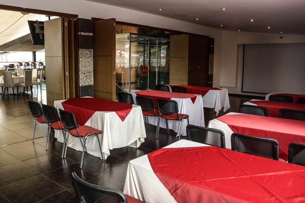 פריירה Zi One Luxury Hotel מראה חיצוני תמונה