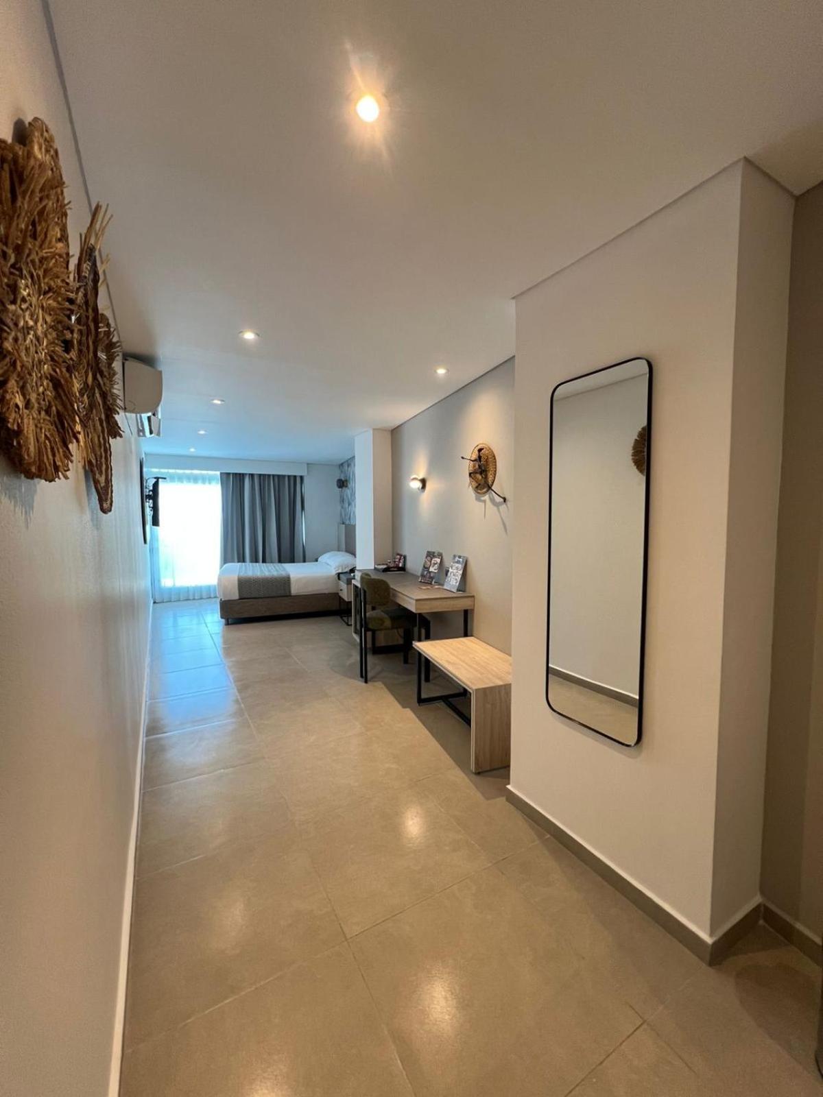 פריירה Zi One Luxury Hotel מראה חיצוני תמונה