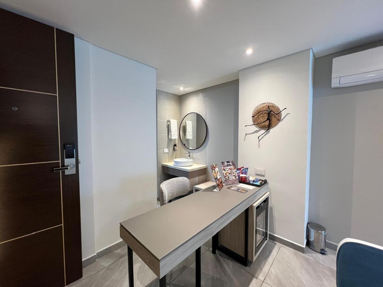 פריירה Zi One Luxury Hotel מראה חיצוני תמונה