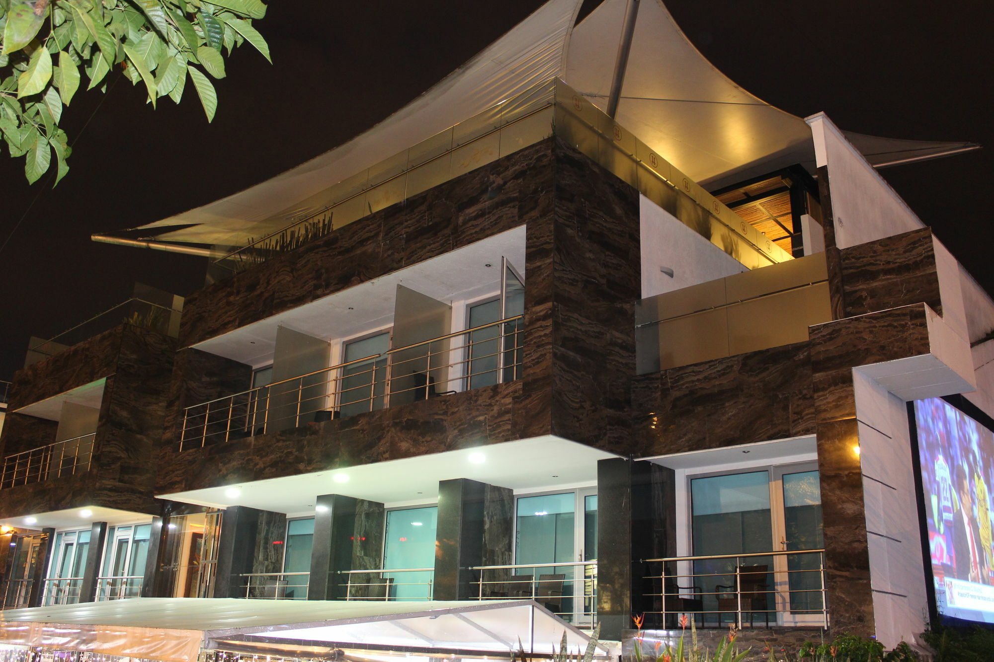 פריירה Zi One Luxury Hotel מראה חיצוני תמונה